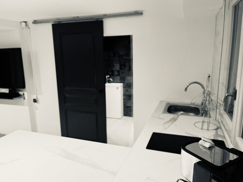 Apartment  10mins  CDG Airport- Villepinte Exhibition Center- 25mins Disneyland