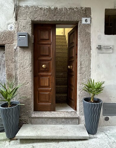 Charming 3-bedroom bed & breakfast with AC, WiFi in quaint Vitorchiano