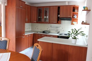 Apartment, 1 Bedroom, Accessible, Smoking | Interior