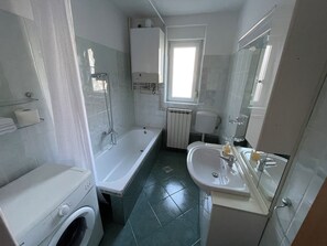 Apartment, 1 Schlafzimmer, barrierefrei, Raucher | Badezimmer