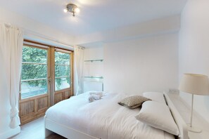 2 chambres, fer et planche à repasser, Wi-Fi gratuit, draps fournis