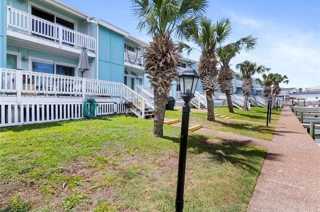 Condo, 3 Bedrooms | Property grounds