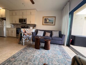 Condo, 1 Bedroom | Living area
