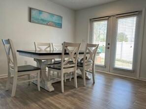 House, 3 Bedrooms | Dining