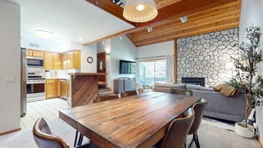 Condo, 3 Bedrooms | Dining - Snowcreek Iv #594 3 Bedroom Condo (Mammoth Lakes)