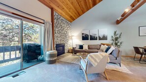 Condo, 3 Bedrooms | Living area