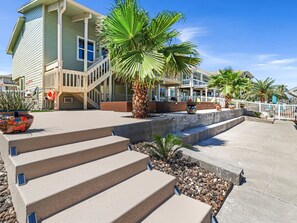 House, 4 Bedrooms | Property grounds - Bon Bini 4 Bedroom Home (Rockport)