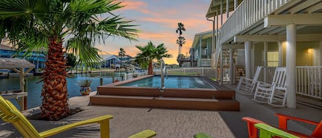 House, 4 Bedrooms | Pool