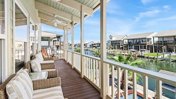 House, 4 Bedrooms | Terrace/patio