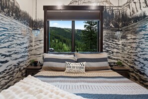 2 bedrooms, iron/ironing board, free WiFi, bed sheets - Are YOU ready for your mountain adventure? (Whitefish)