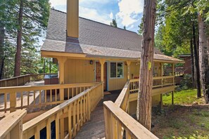 Exterior - Fisherman’s Retreat – Family Cabin Rental in Mi-Wuk Near Pinecrest Lake (Cold Springs)