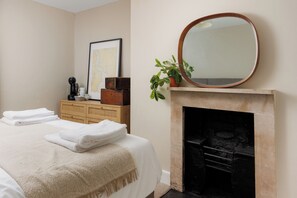 Comfort Double Room | Free WiFi - The Turf Hotel  (Exeter)