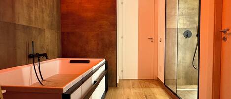 Suihku, poreamme, hiustenkuivaaja, bidee