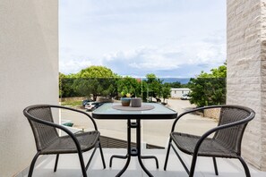 Tempat makan outdoor