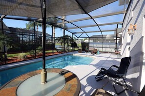 Imagen sin descripción, 3 de 127, botón