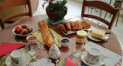 Au cĆur du village, 2 chambres dâhĂŽtes chez l'habitant