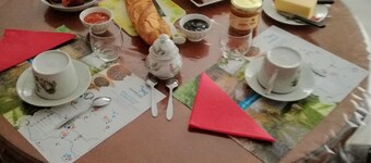 2 guest rooms in the heart of the village