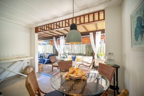 Dining room - Bz92 Casa 600m Rua das Pedras 4 suítes (Buzios)