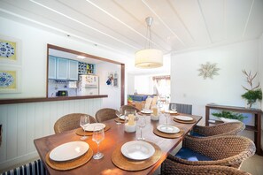 Casa luxo, 4 quartos, ar-condicionado | Sala de jantar