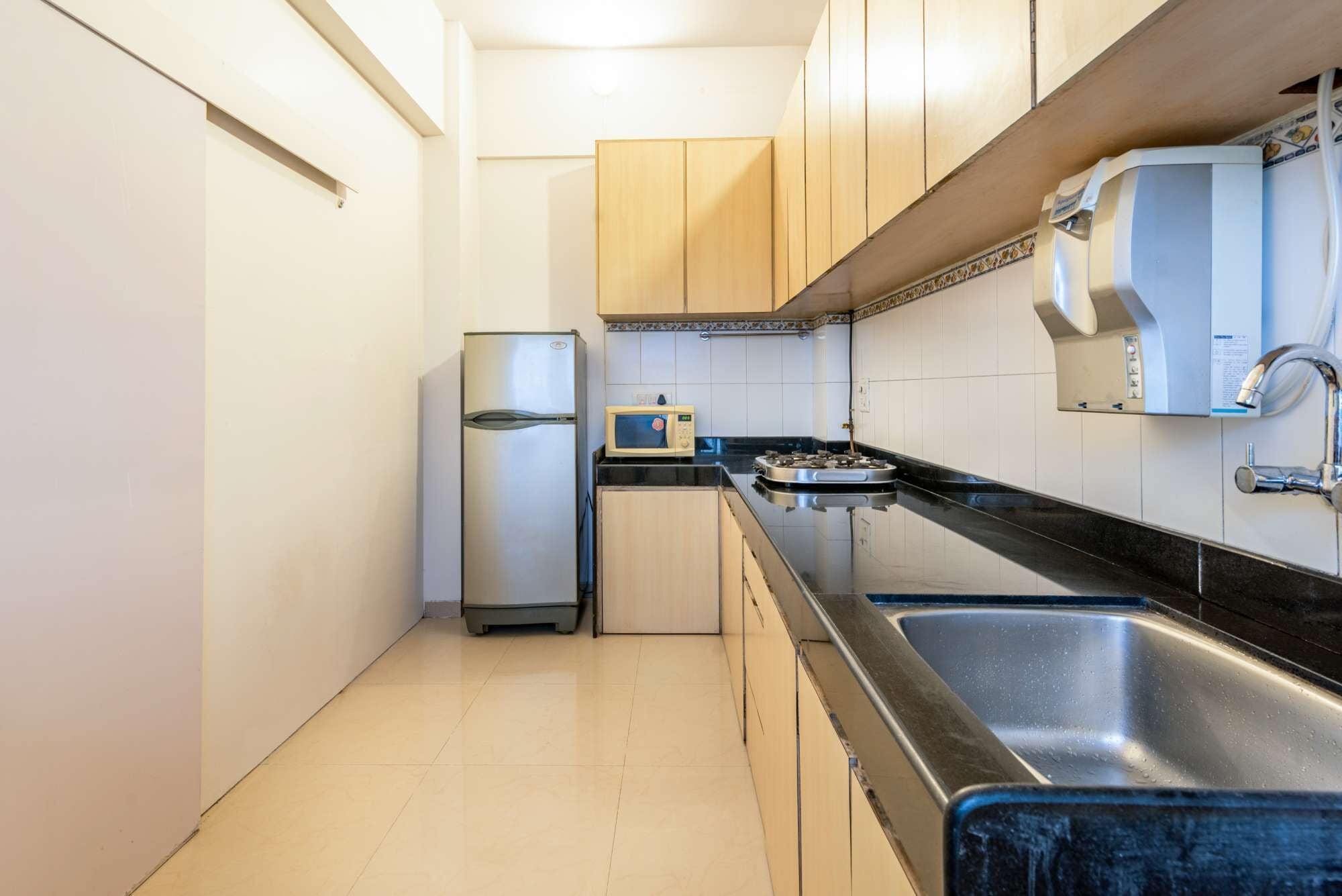 Fridge, microwave, stovetop, dishwasher