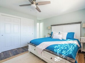 2 makuuhuonetta, silitysrauta/-lauta, ilmainen Wi-Fi, vuodevaatteet