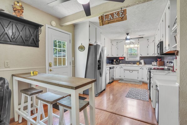 Microwave, oven, stovetop, dishwasher