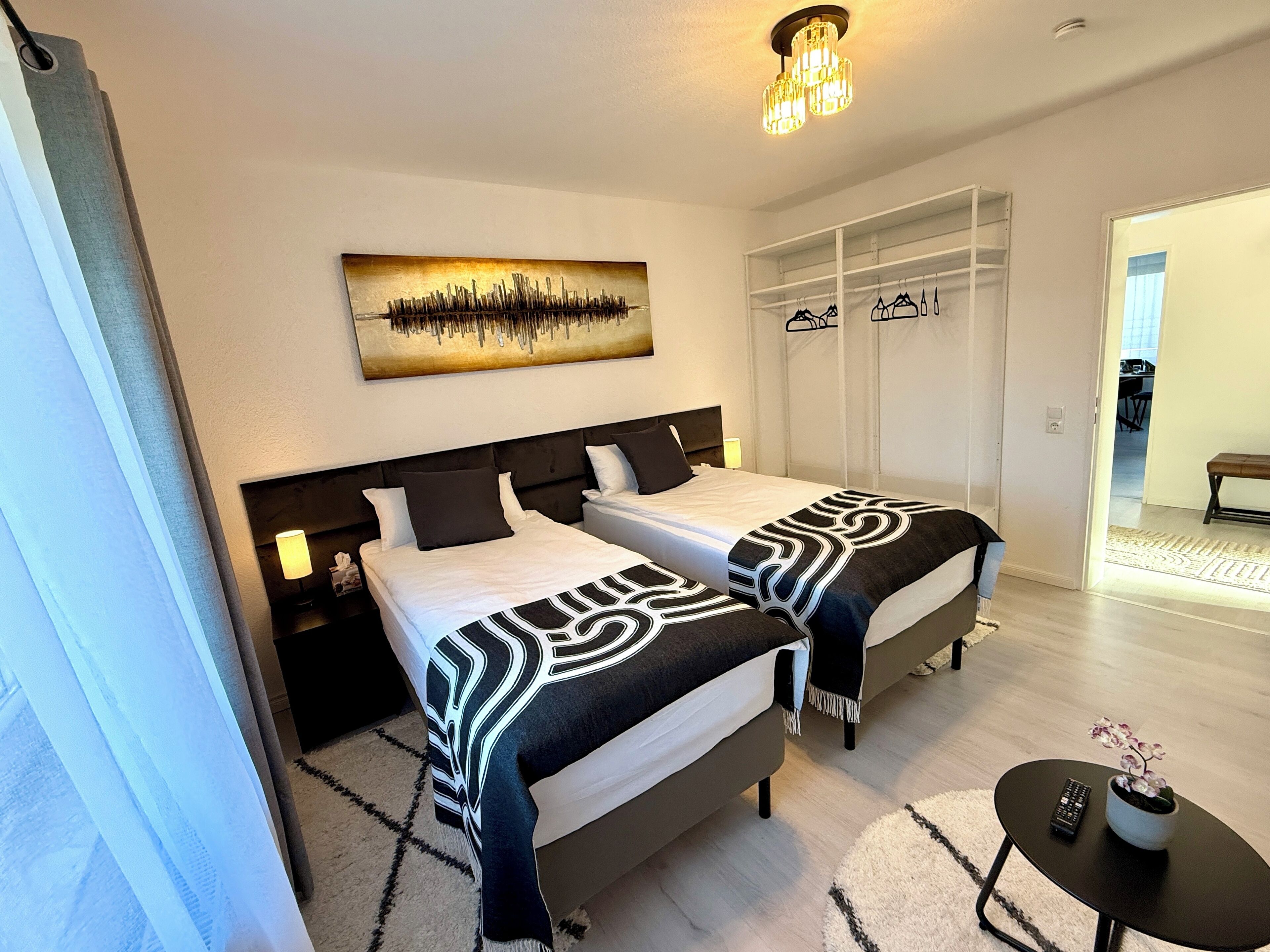 3 Schlafzimmer, Schreibtisch, Bügeleisen/Bügelbrett, Reisekinderbett