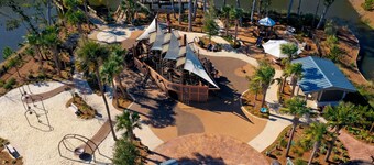 OCEANFRONT WITH BEACH VIEWS! FUN VILLA ON HILTON HEAD