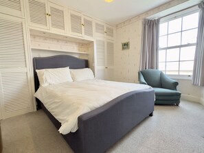 3 bedrooms, iron/ironing board, WiFi, bed sheets - Coswarth Cottage  -  a character property that sleeps 6 guests  in 3 bedrooms (Padstow)