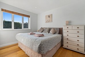 4 chambres, fer et planche à repasser, Wi-Fi gratuit, draps fournis