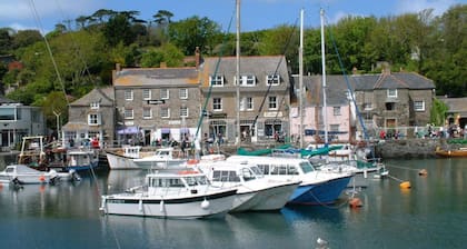 Single level Holiday Home within yards of the Camel Estuary, parking and garden