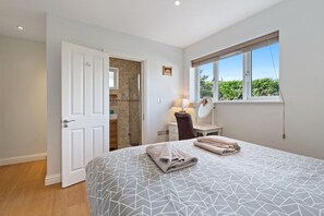 4 Schlafzimmer, Bügeleisen/Bügelbrett, kostenloses WLAN, Bettwäsche