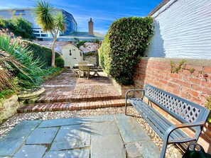 Outdoor dining - Camel Cottage - Padstow Town  - Character home accepts pets (PADSTOW)