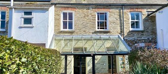 Camel Cottage - Padstow Town  - Character home accepts pets