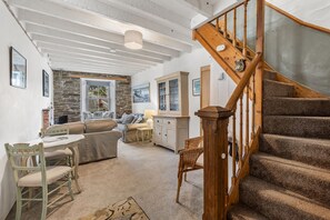 Fireplace, DVD player