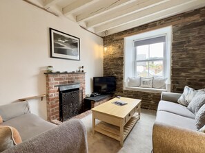 Fireplace, DVD player - 10 Mill Road - 19th Century 3/4 Bedroom - Character Cottage Padstow Harbour Cornwall (PADSTOW)