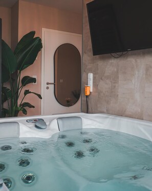 Junior Suite, Courtyard View | Free WiFi - KT Estates Resort  Spa Frankfurt  (Liederbach am Taunus)