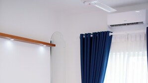 2 habitaciones, tabla de planchar con plancha, wifi y ropa de cama 