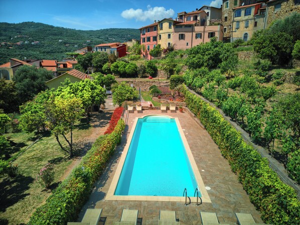 Piscina all'aperto