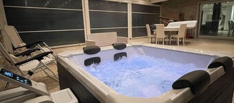 Artemide Resort, villa al mare con vasca idromassaggio