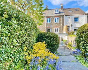 Exterior - The Cottage, Padstow, tiered patio sun trap (PADSTOW)