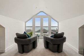 Interior - Trevillian, Padstow - pet friendly and parking with Camel Estuary views (PADSTOW)