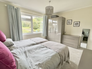 3 Schlafzimmer, Bügeleisen/Bügelbrett, kostenloses WLAN, Bettwäsche