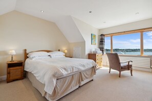 4 soverom, strykejern/-brett, wi-fi (inkludert) og sengetøy