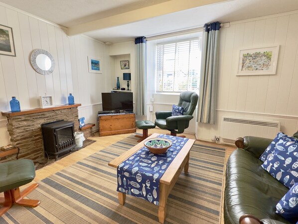 Télévision, lecteur de DVD, chaîne hi-fi