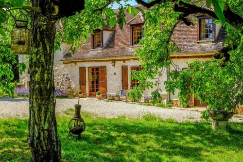 Farmhouse paradise with meadows, forests, animals