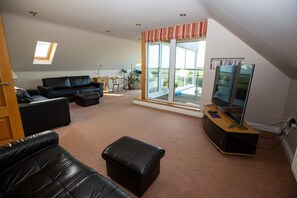 Smart-TV, DVD-Player, Stereoanlage