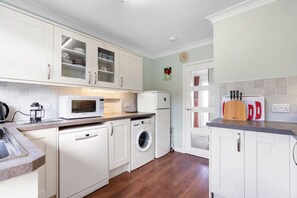 Fridge, microwave, oven, dishwasher - 2 Bedrooms with ample driveway parking and front and rear garden (Padstow)