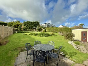 Outdoor dining - 2 Bedrooms with ample driveway parking and front and rear garden (Padstow)