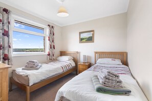 2 chambres, fer et planche à repasser, Wi-Fi gratuit, draps fournis